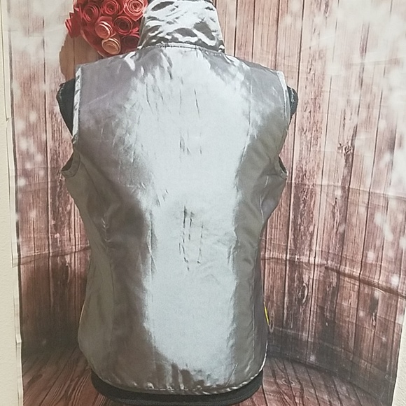 Three Hearts Reversible Vest - Picture 2 of 8